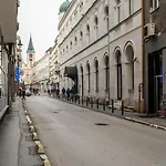 Super Modern Downtown شقة سراييفو