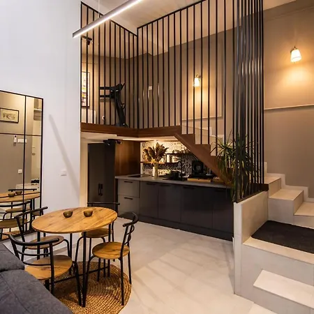 Super Modern Downtown Apartment *
